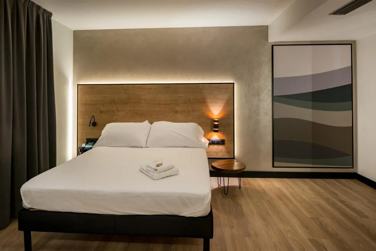 ***  Ibis Styles Figueres Ronda Otel İspanya