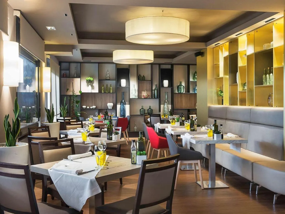 Ibis Styles Figueres Ronda Hotel 3*, Figueres (Girona) Spain